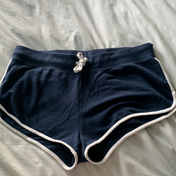 H&M navy blue shorts - Picture 1 of 3